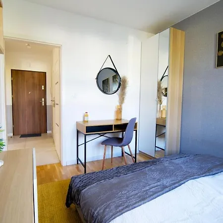 Przytulne Mieszkanie Z Parkingiem Wola Apartament Warszawa